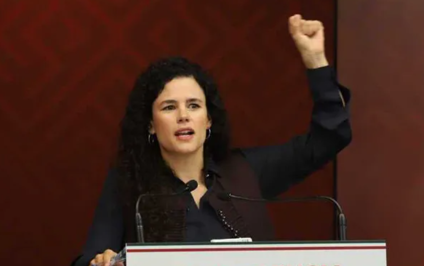 President Xiadani of Huenya giving her victory speech